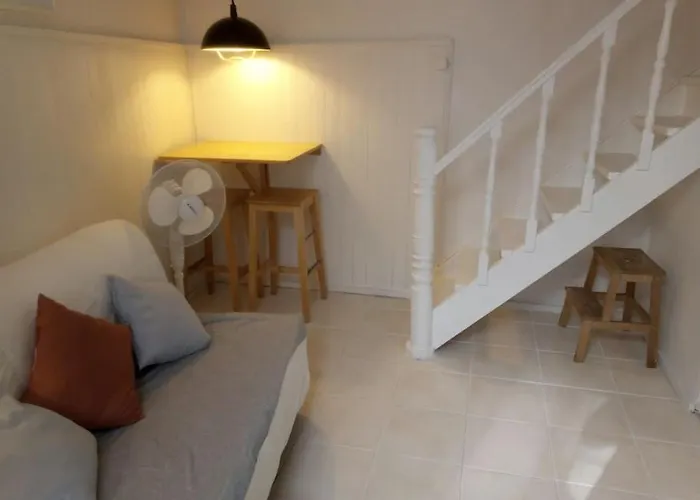Camoes House